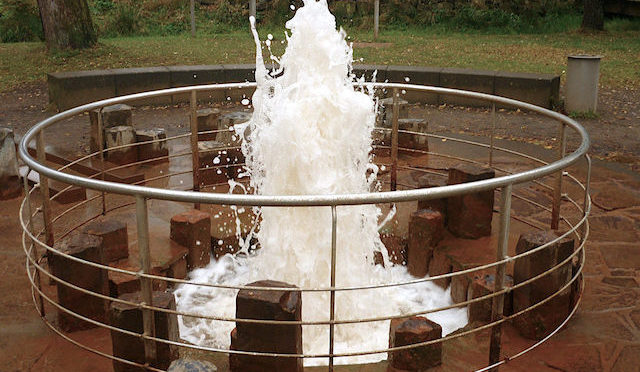 wallenborn geiser geysir koudwater brubbel eifel duitsland