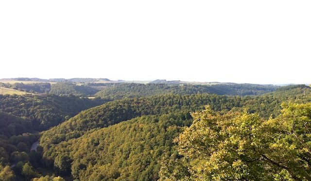 wandelroute lutzerath erlebnisweg achterhöhe eifel duitsland vulkaaneifel