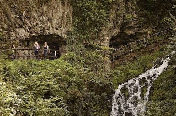 eifel duitsland grot elfengrot bad bertrich