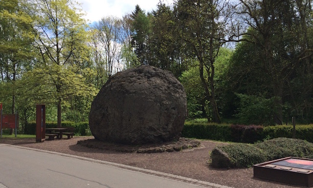 lavabombe lavabom strohn eifel duitsland vulkaneifel vulkaaneifel