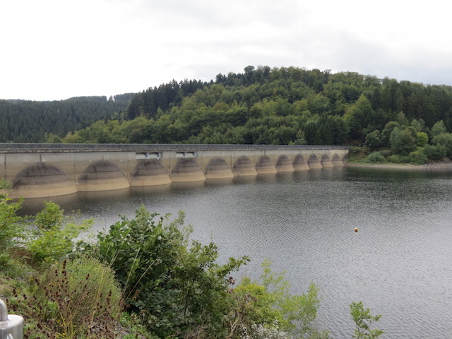 oleftalsperre eifel duitsland stuwdam stuwmeer stausee