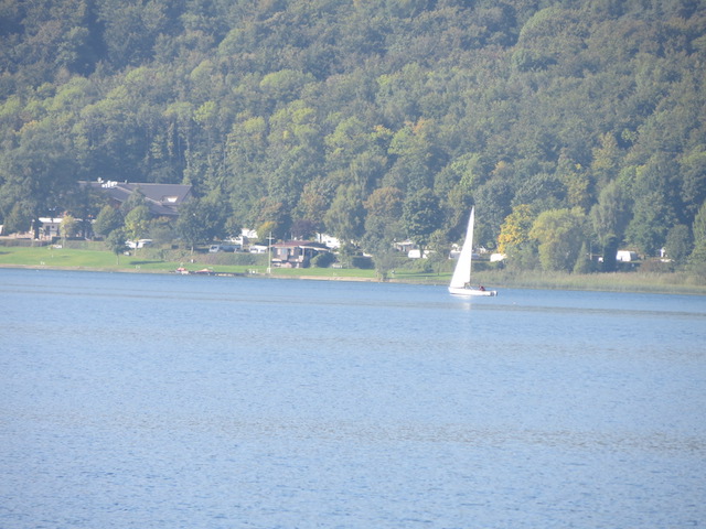 recreatie laacher see maria laach zwemmen wandelen fietsen varen zeilen eifel duitsland