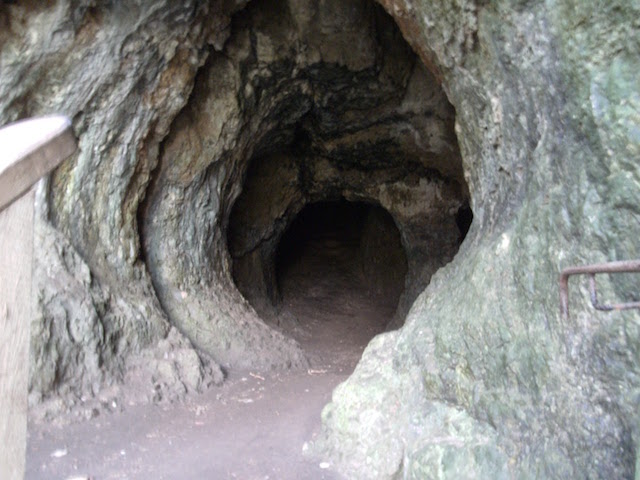 grot buchenloch eifel gerolstein dolomieten neanderthaler