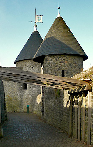 burg burcht kasteel duitsland eifel nürburg