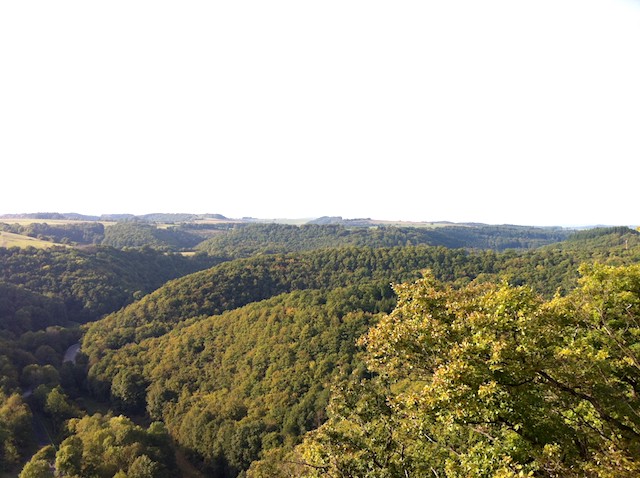 wandelroute lutzerath erlebnisweg achterhöhe eifel duitsland vulkaaneifel