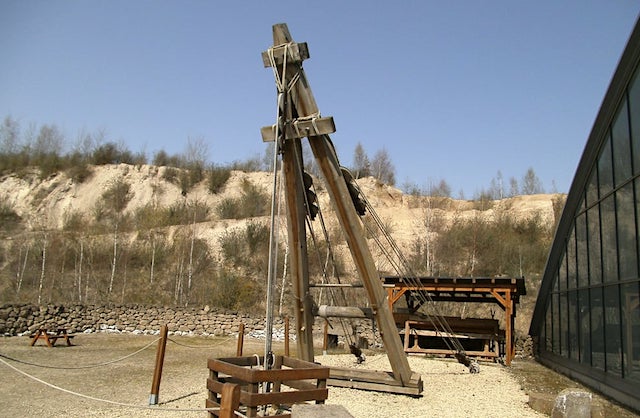 hijskraan romeinen eifel duitsland meurin