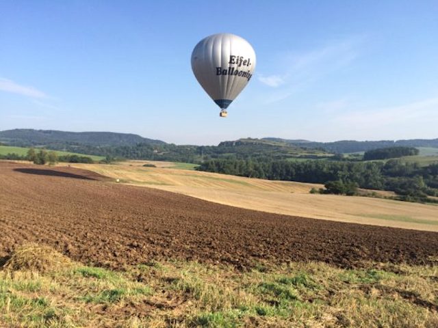 heteluchtballon ballon ballonvaart duitsland eifel daun