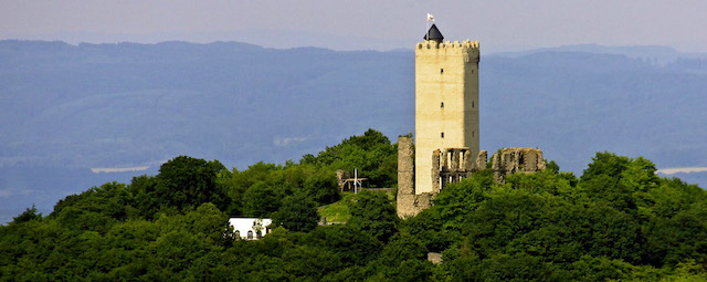 burg olbrück burcht kasteel ruïne eifel vulkaaneifle duitsland