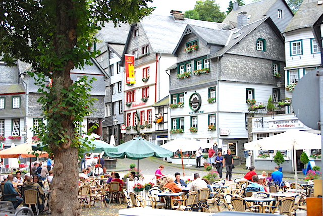 monschau weekendje weg terrasje