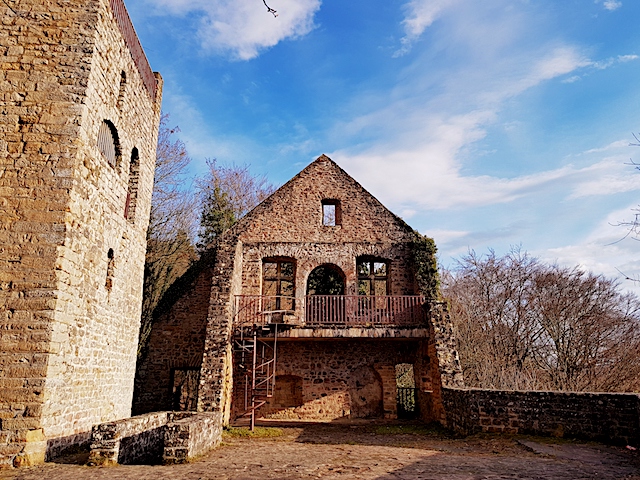 ruïne pruemzurlay pruemtal eifel duitsland