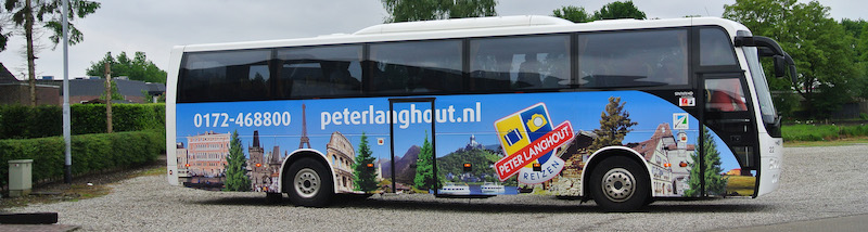 De comfortabele bus of touringcar van Peter Langhout Reizen. Luxe met de bus naar de Eifel in Duitsland.