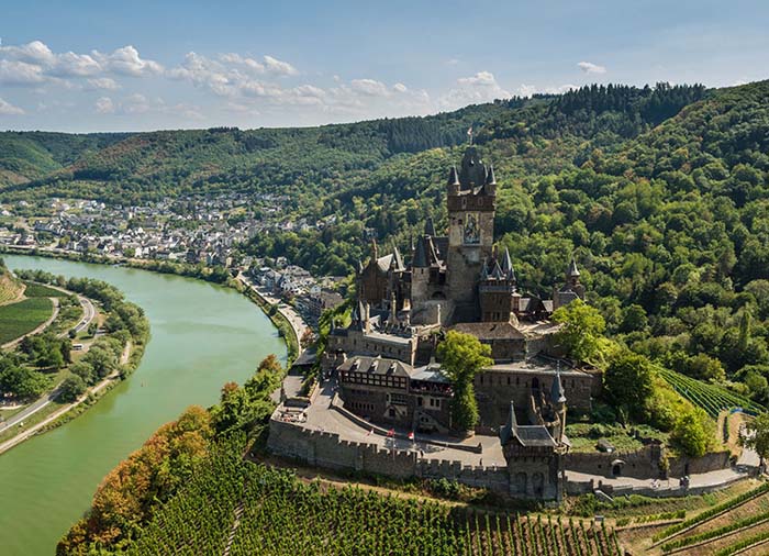 Uitzicht op de Reichsburg, Moezel en Cochem.