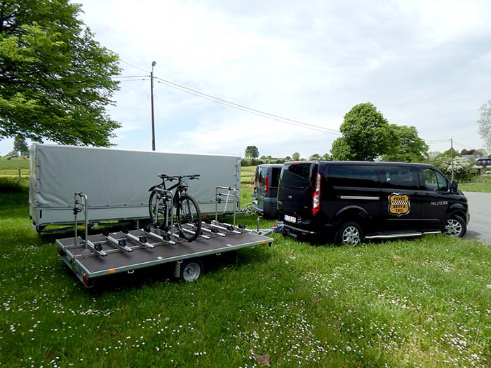 Fietsvervoer op de vennbahn. Taxi shuttle van taxi Feyen.