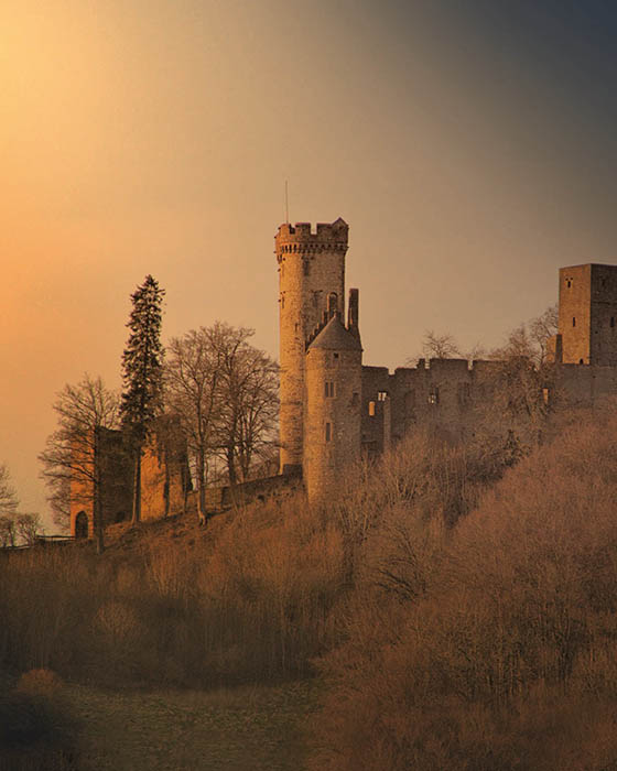 kasteel ruïne Kasselburg in Pelm de Eifel.