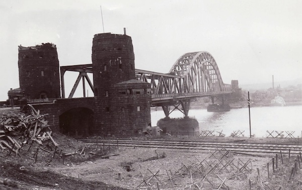 brug van Remagen tijdens de tweede wereld oorlog.
