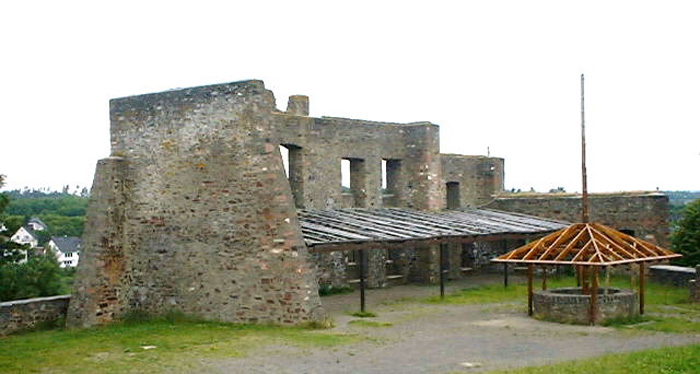 burcht ruine ulmen