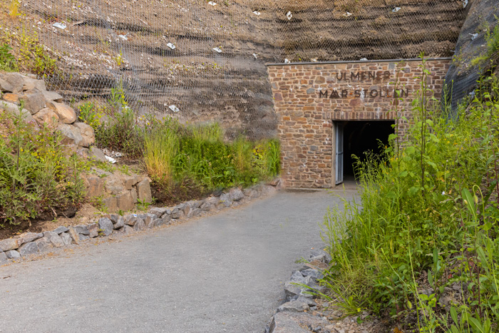 ingang tunnel ulmener maar stollen