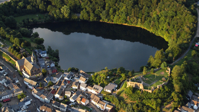 Ulmener Maar vanuit de lucht