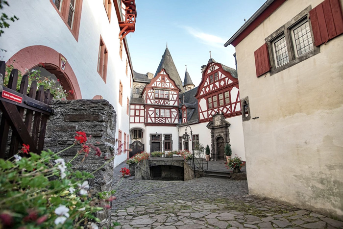 binnenplaats kasteel Bürresheim
