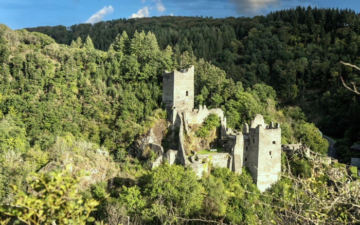 burchten van Manderscheid bij de Burgenklettersteig.