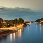 koblenz aan de rijn bij avond